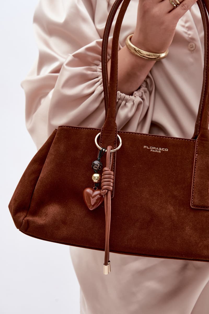 Flora&Co camel kabelka s přívěskem 4