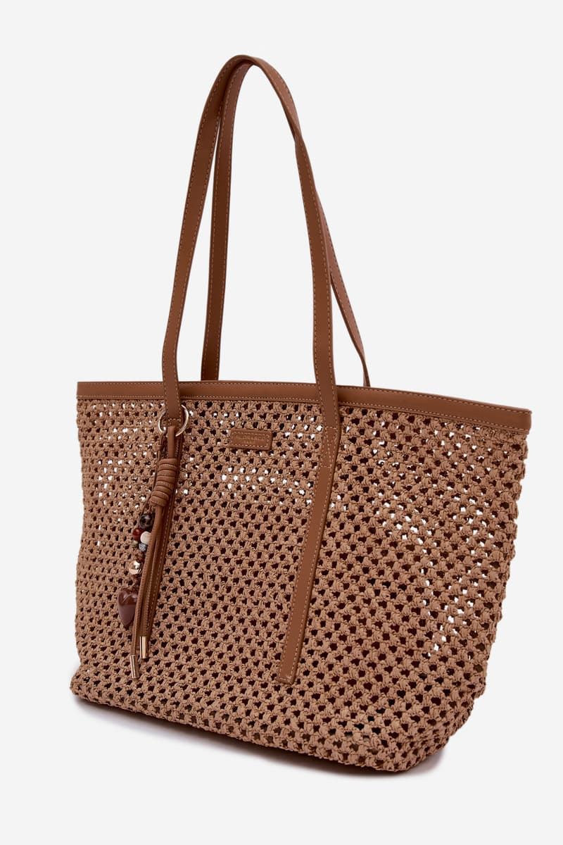 Flora&Co pletená shopper taška s přívěskem světle hnědá 2