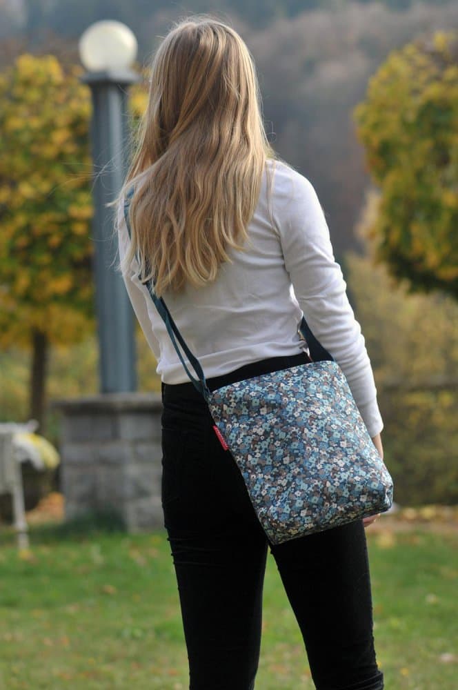 Kabelka přes rameno Reisenthel Shoulderbag S viola celeste HY4090 6