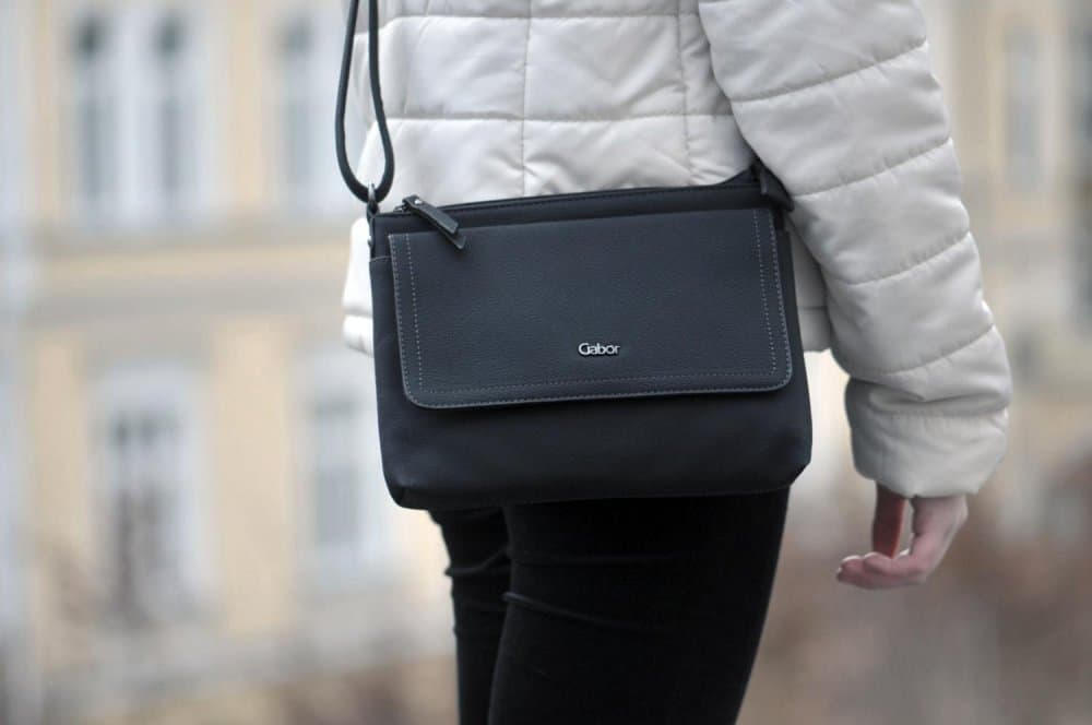 Kabelka Gabor Avaly Crossbag M 8358-60 černá 2