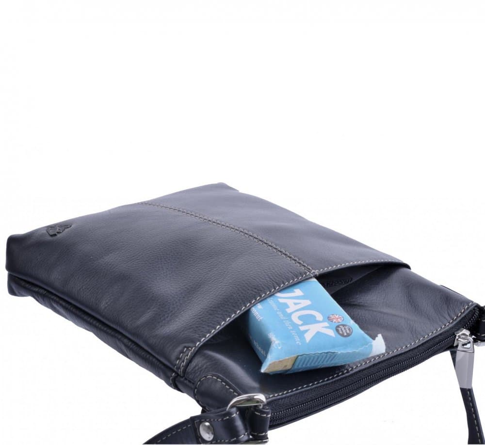Malá kožená crossbody kabelka 213-3013 černá 4