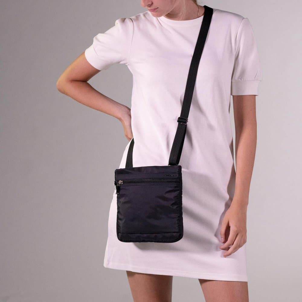 Hedgren Inner City Leonce kabelka s RFID black 3