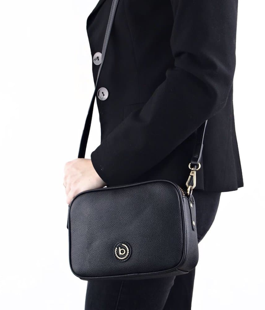 Malá elegantní kabelka Bugatti Passione 49253401 černá 3