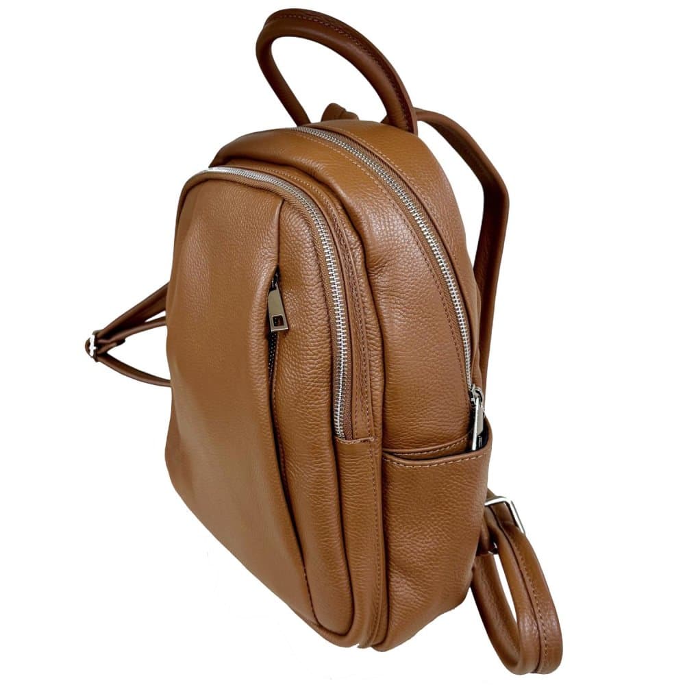 Maxfly Dámský hnědý kožený batoh 5637 hnědý cognac 5