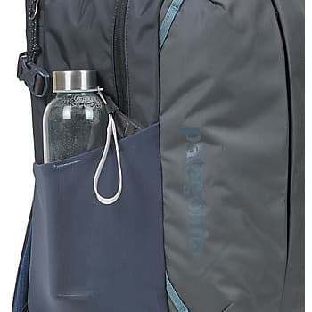 Batoh Patagonia Refugio DAY Pack 26L, černá 4