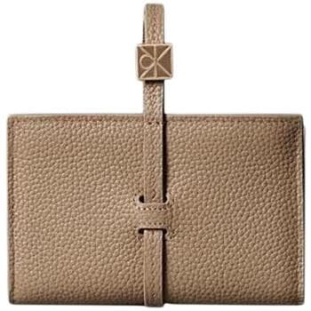 Peněženka Calvin Klein Jeans Emblem HW Pebble ON Strap LV04F1130G 3