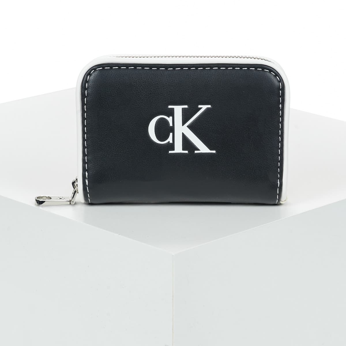 Peněženka Calvin Klein Jeans Contrast CK Medium ZIP Around
