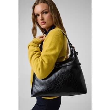 Kabelka Guess Taylor Hobo 2