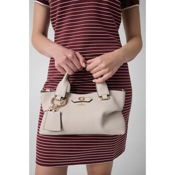 Kabelka Guess Suzy Mini 3 Comp Satchel 2