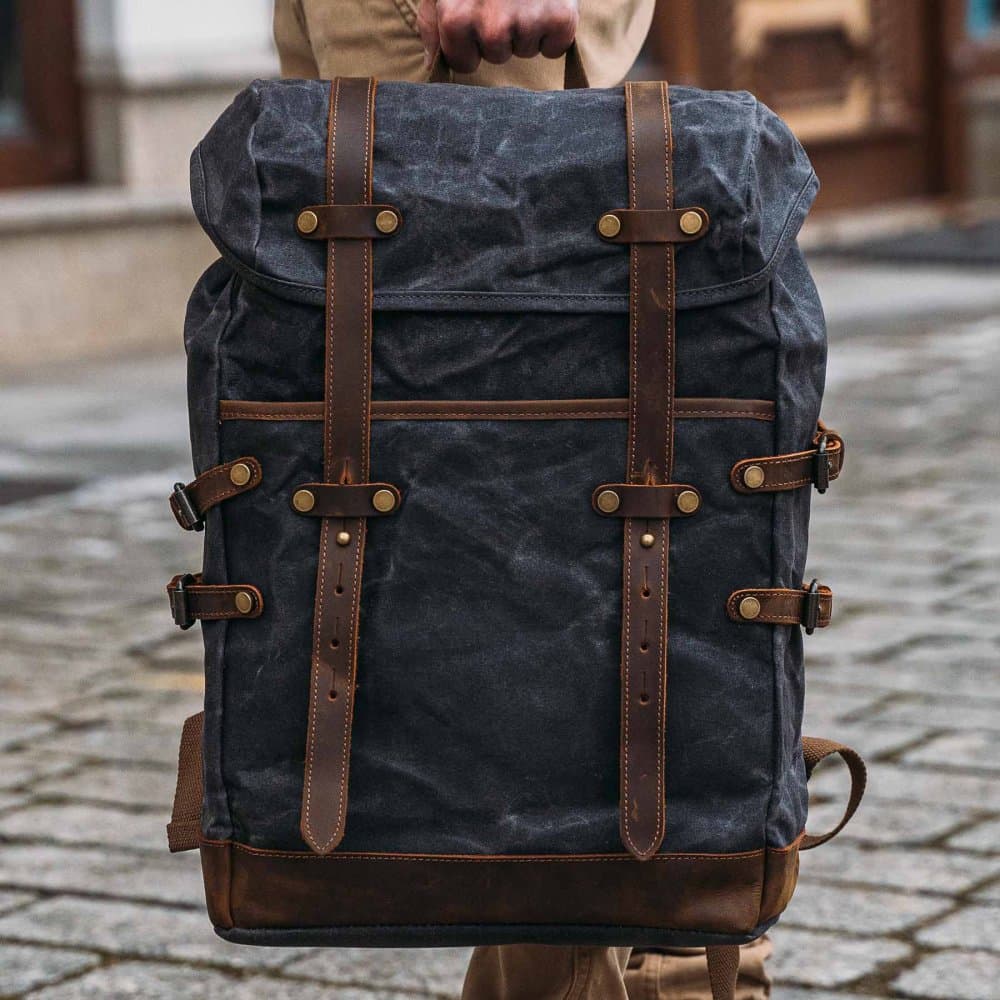 VALMIO Batoh outdoorový Skaut 2.0 - dark grey Šedá Objem 23 L 2