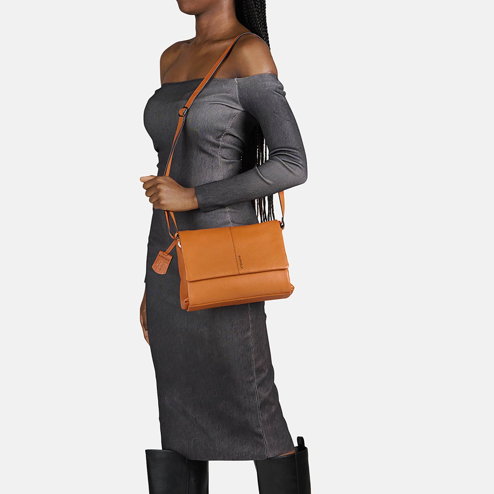 Crossbody kožená kabelka Burkely Triona, oranžová 5