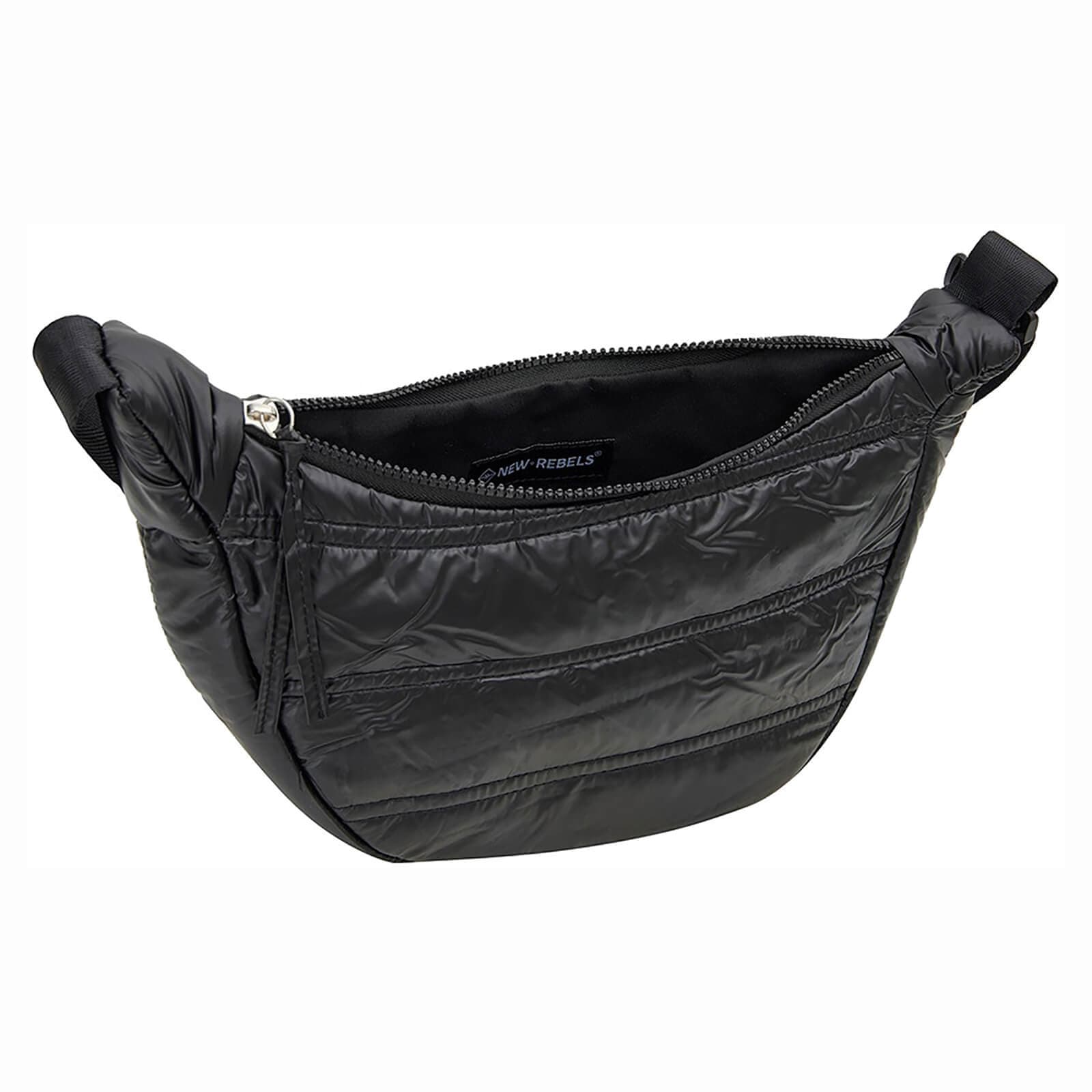 Lesklá crossbody kabelka New Rebels Tinna, černá 4