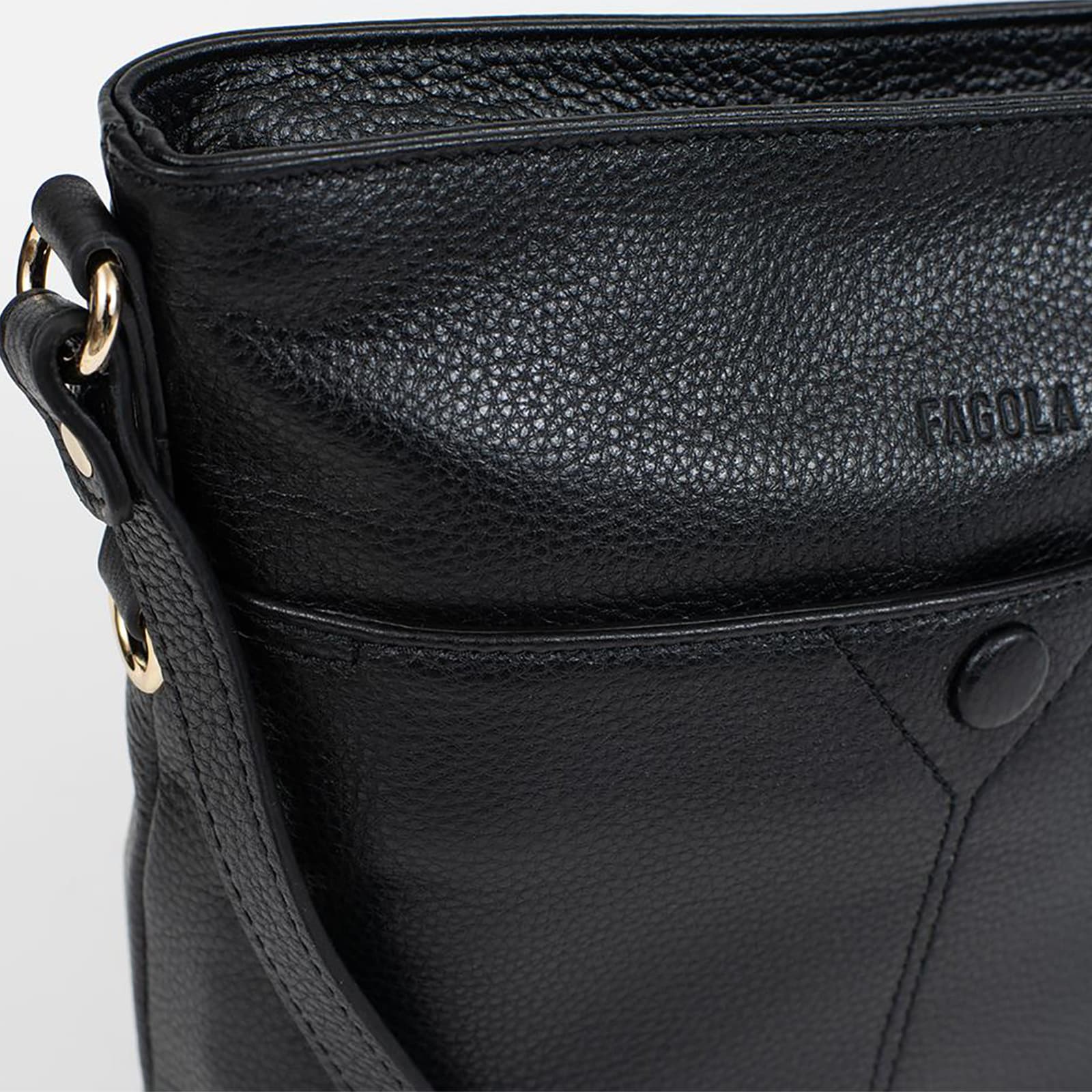 Kožená crossbody kabelka Fagola Matilde, černá 4