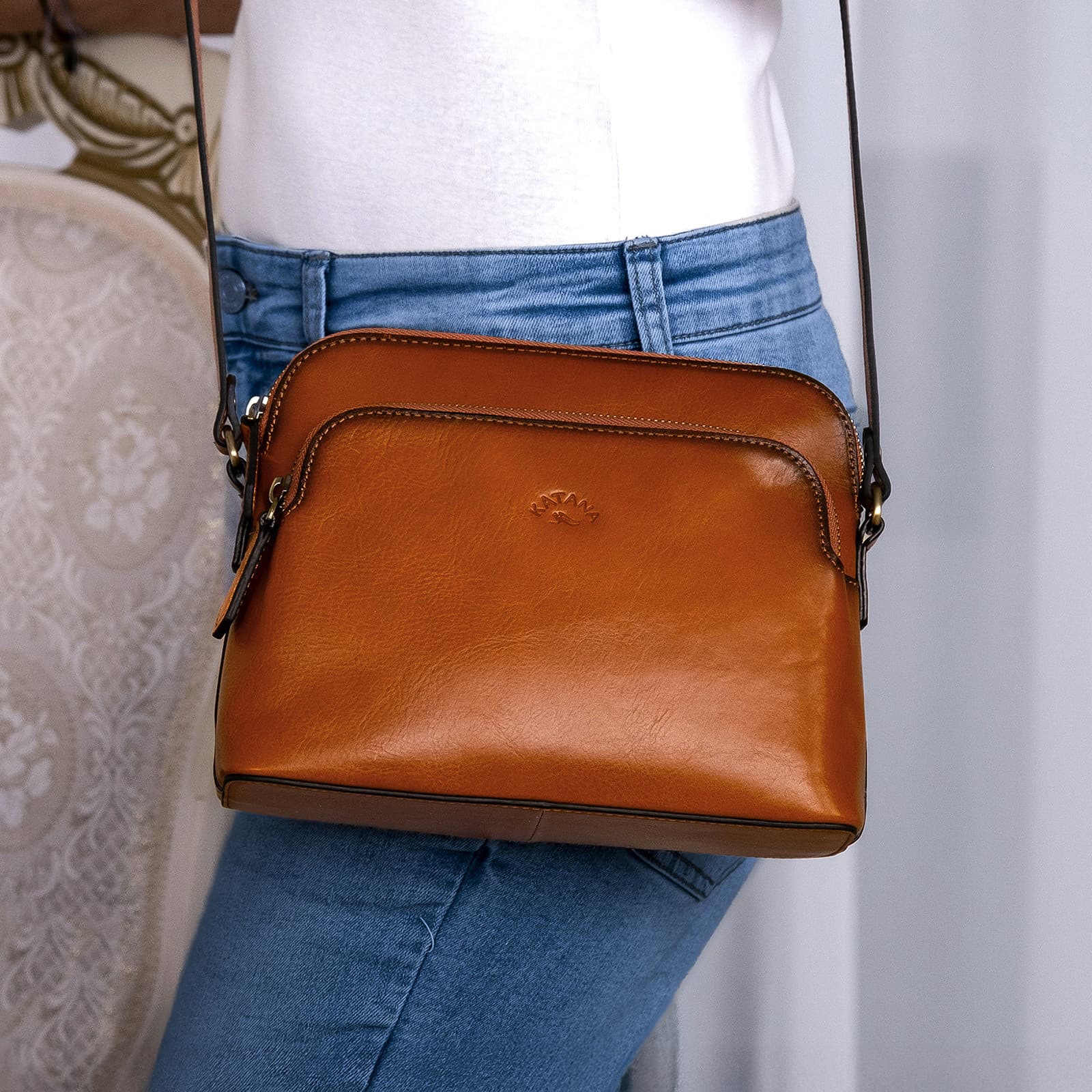 Kožená crossbody kabelka Katana Kaise, hnědá