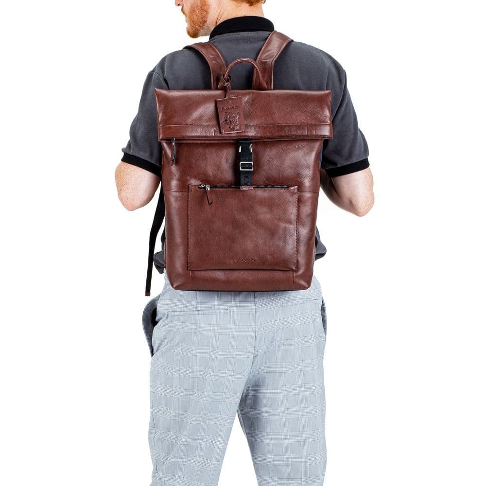 Trendy kožený batoh Burkely Rolltop 6