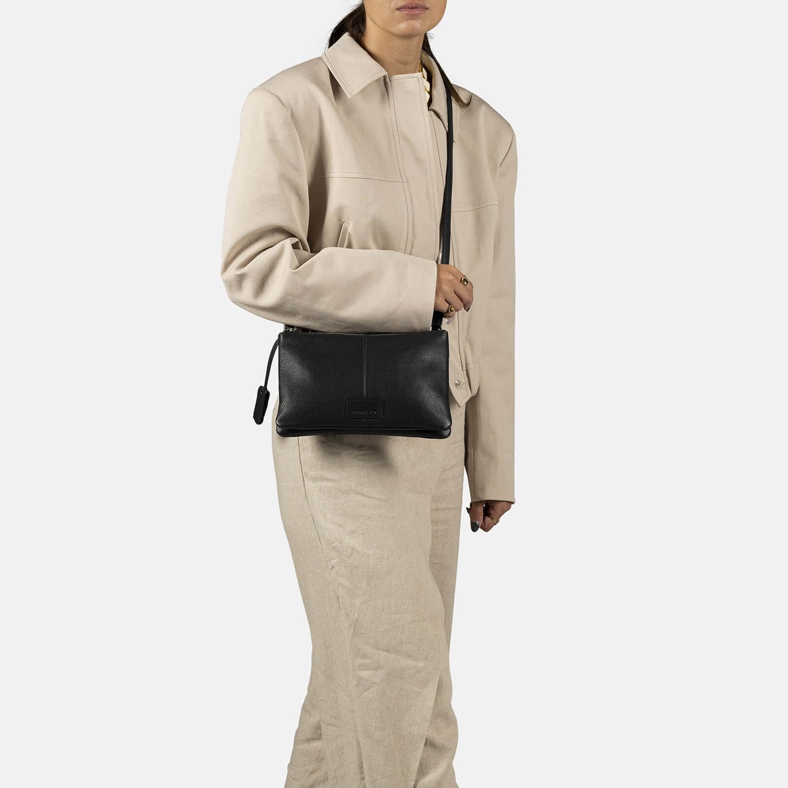 Crossbody kožená kabelka Burkely Hanje, černá 5