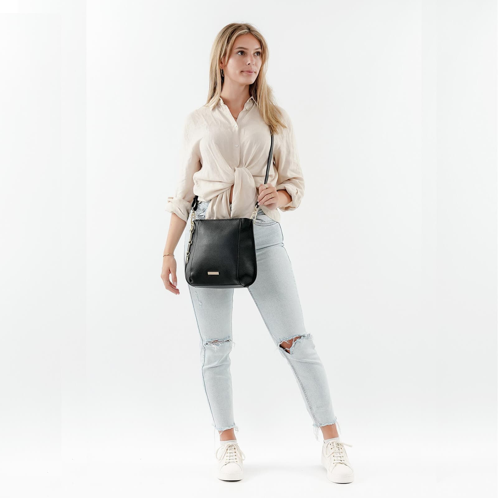 Crossbody Suri Frey Bussan, modrá 5