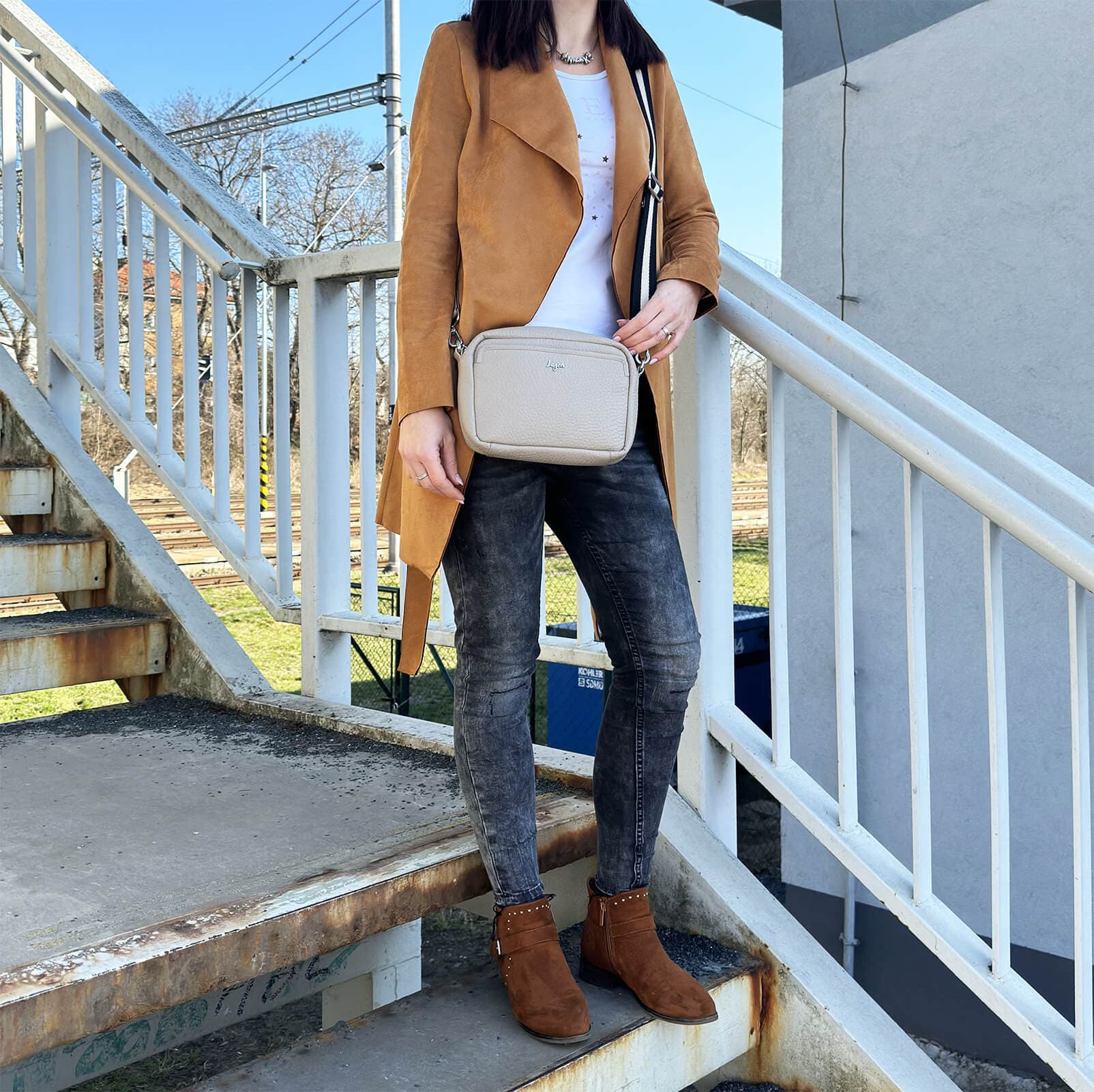 Crossbody kabelka Lagen Donna, béžová 6