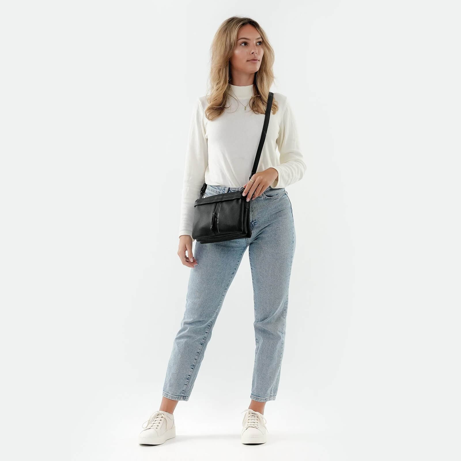 Crossbody Suri Frey Roxy, černá 5