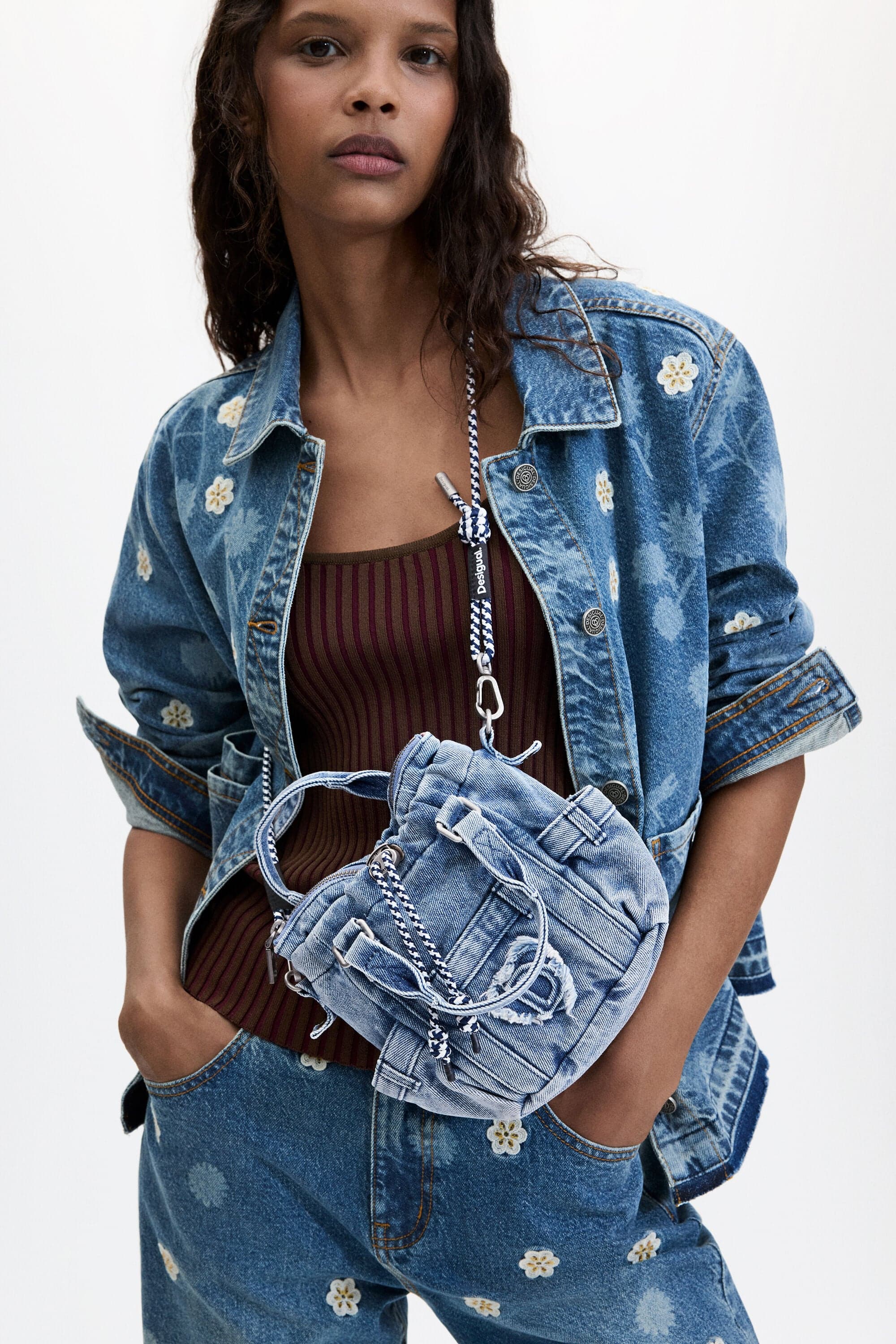 Mini džínová crossbody taška